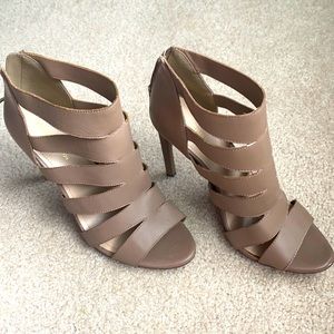 BCBGeneretion taupe Size 9